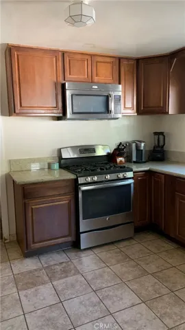 237 W 2nd Street, San Jacinto, California 92583