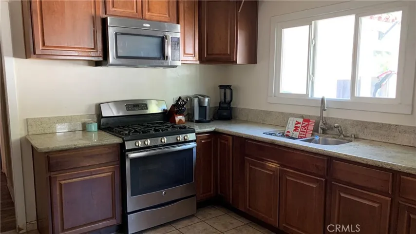 237 W 2nd Street, San Jacinto, California 92583