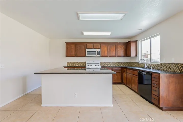557 Louisville Street, Hemet, California 92545