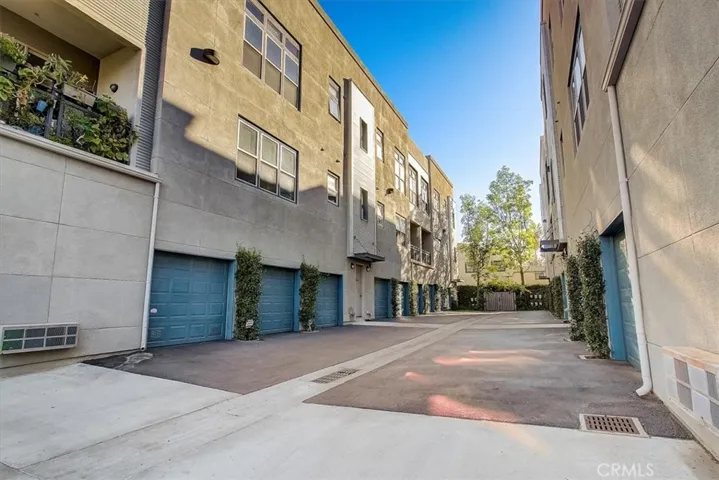 204 E 3rd Street, Santa Ana, California 92701