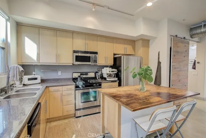 204 E 3rd Street, Santa Ana, California 92701