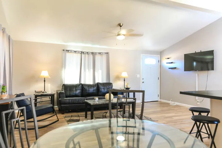 Dining Room : Living Room