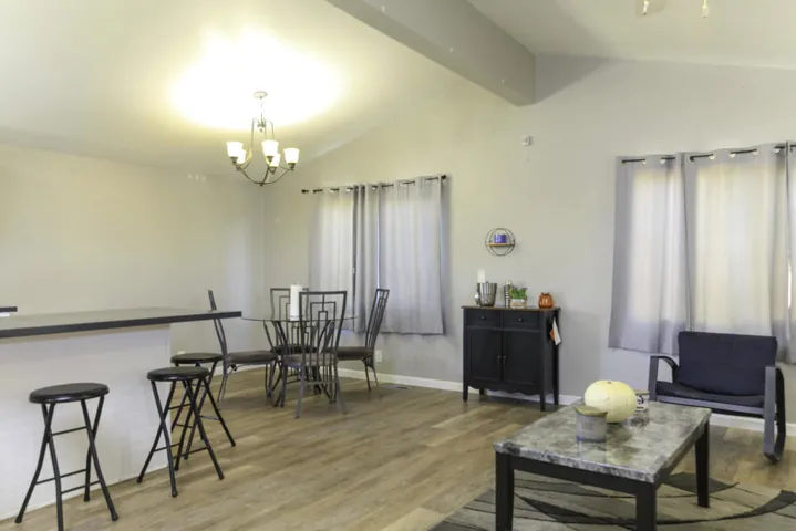 Living Room : Dining Room