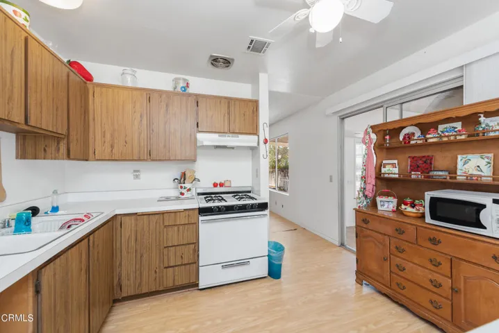 5215 E Meadowview Dr Camarillo-13