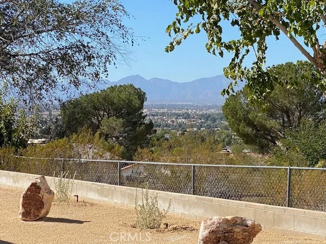 13944 Pamlico Road, Apple Valley, California 92307
