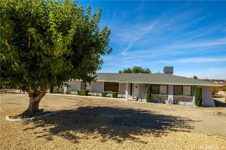 13944 Pamlico Road, Apple Valley, California 92307