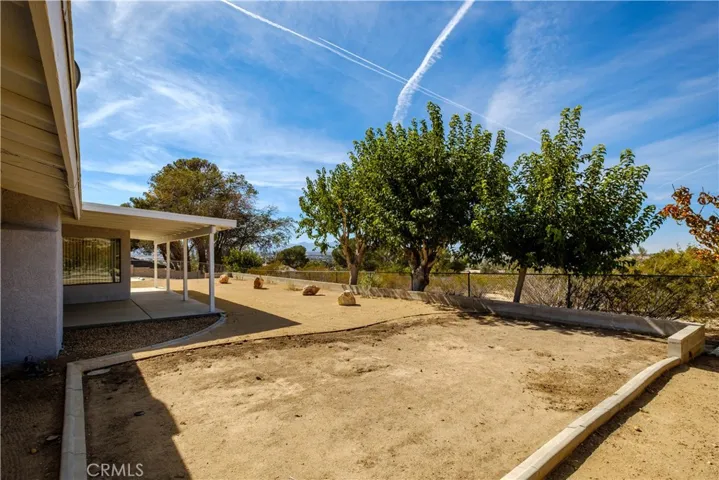13944 Pamlico Road, Apple Valley, California 92307