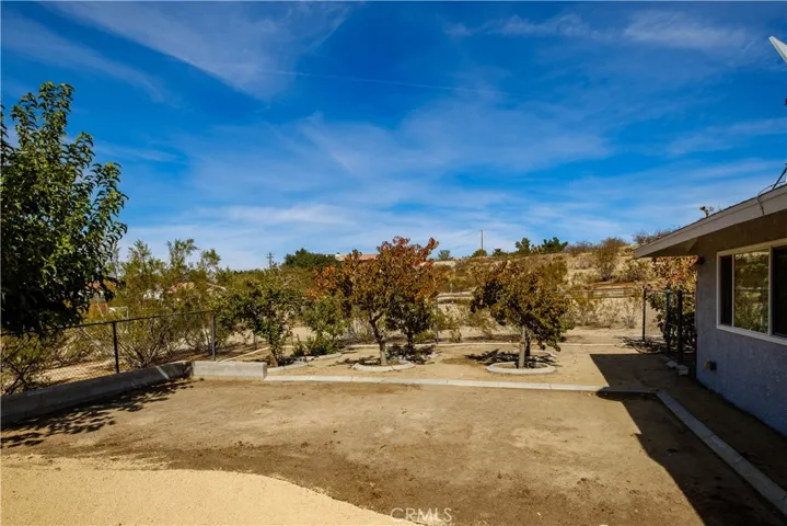13944 Pamlico Road, Apple Valley, California 92307