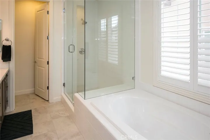 25 Lark, Lake Forest, California 92630