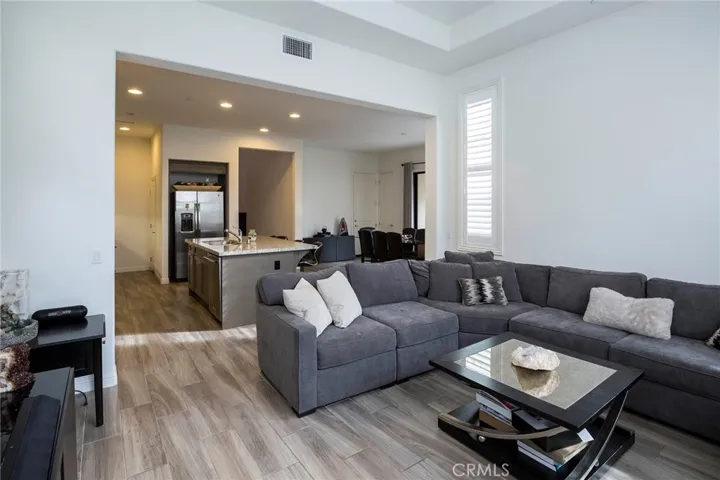 25 Lark, Lake Forest, California 92630