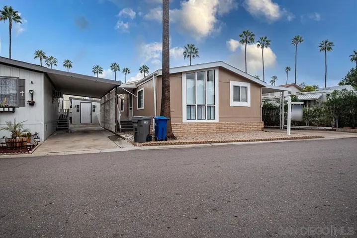 13594 Highway 8 Business 71, Lakeside, California 92040