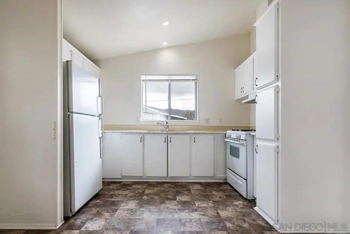 13594 Highway 8 Business 71, Lakeside, California 92040