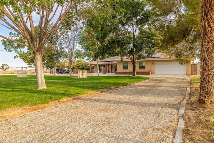 1506 W Avenue L8, Lancaster, California 93534