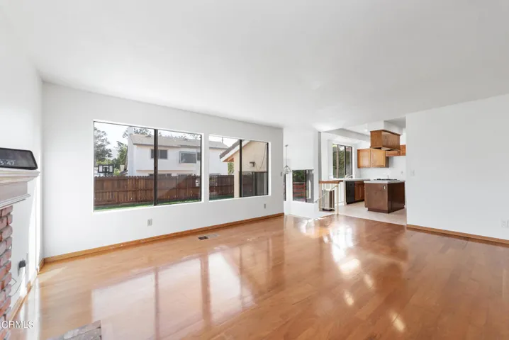 436 Appletree Ave Camarillo-10