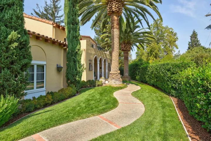 , Los Altos, California 94022