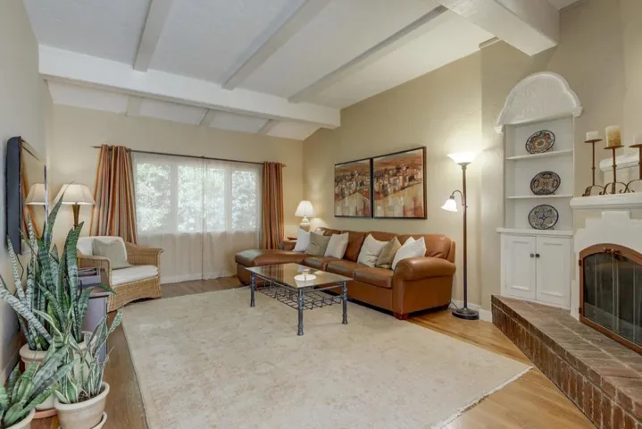 , Los Altos, California 94022