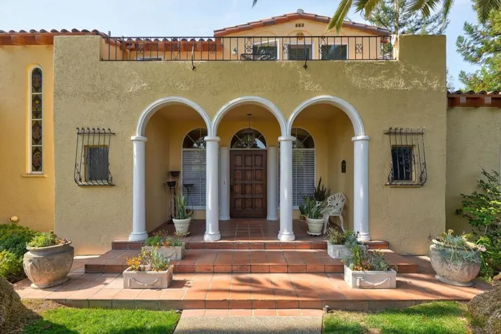 , Los Altos, California 94022