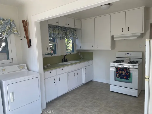 316 Normandie Court, Redlands, California 92373