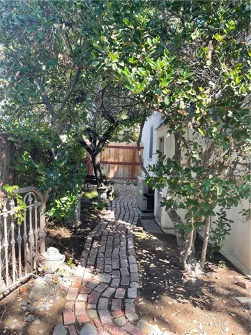 316 Normandie Court, Redlands, California 92373