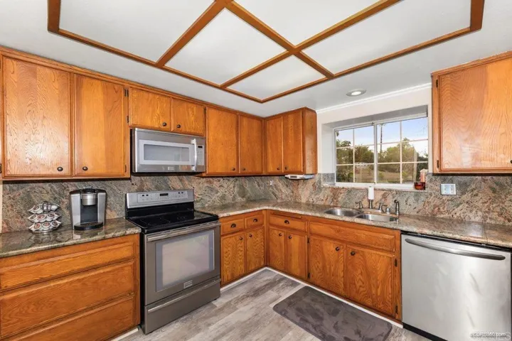 227 Emilia Lane, Fallbrook, California 92028
