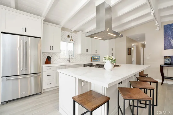 114 42nd Street, Newport Beach, California 92663