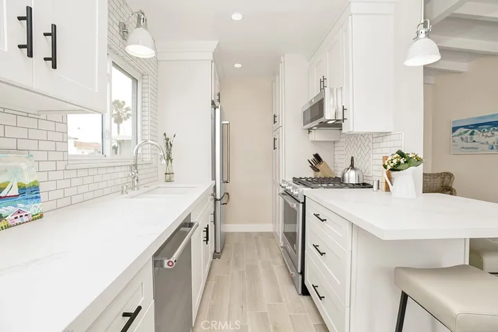 114 42nd Street, Newport Beach, California 92663