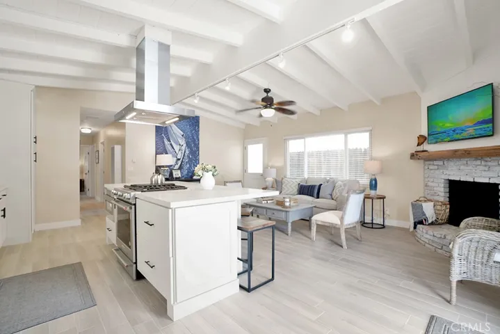 114 42nd Street, Newport Beach, California 92663