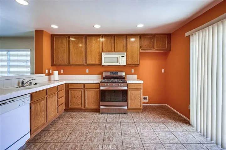 13713 Ashmont Street, Victorville, California 92392