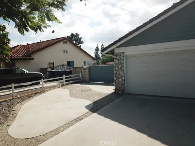 229 Cottonwood Avenue, Riverside, California 92506