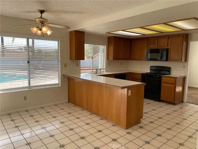 229 Cottonwood Avenue, Riverside, California 92506