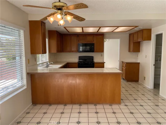 229 Cottonwood Avenue, Riverside, California 92506