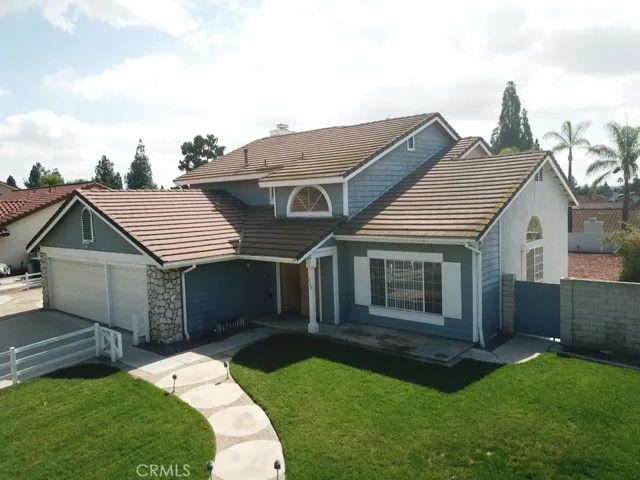 229 Cottonwood Avenue, Riverside, California 92506