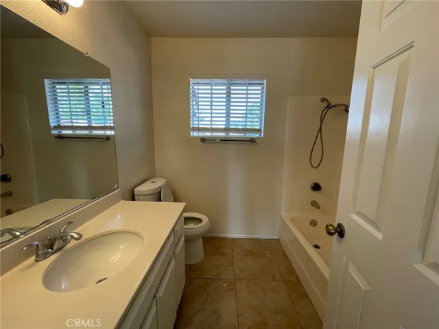 229 Cottonwood Avenue, Riverside, California 92506