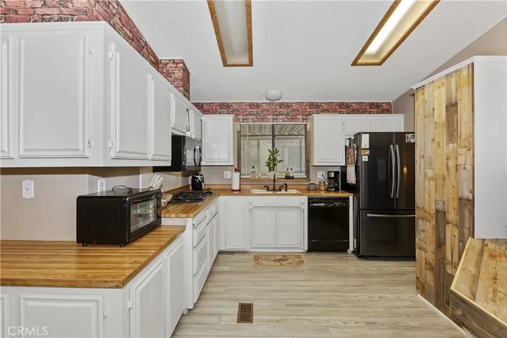13393 Mariposa Road 249, Victorville, California 92395