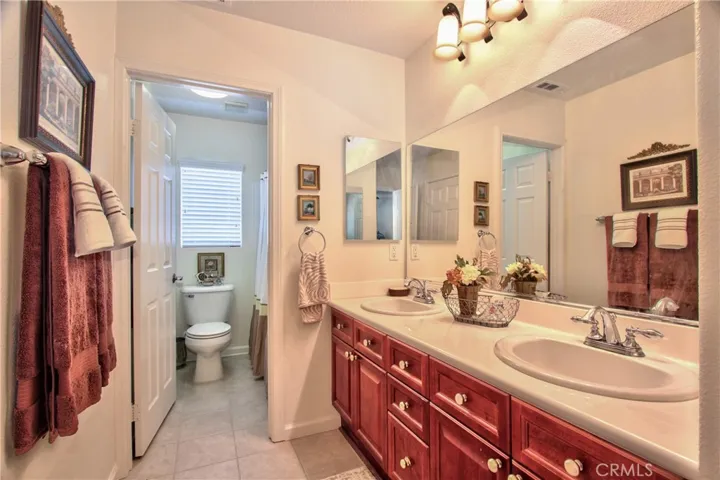 Upstairs Jack & Jill Bath for Bedroom 1 & 2