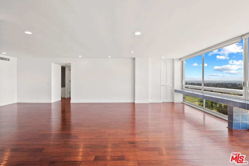 2220 Avenue Of The Stars 1501, Los Angeles, California 90067 home-pic-2