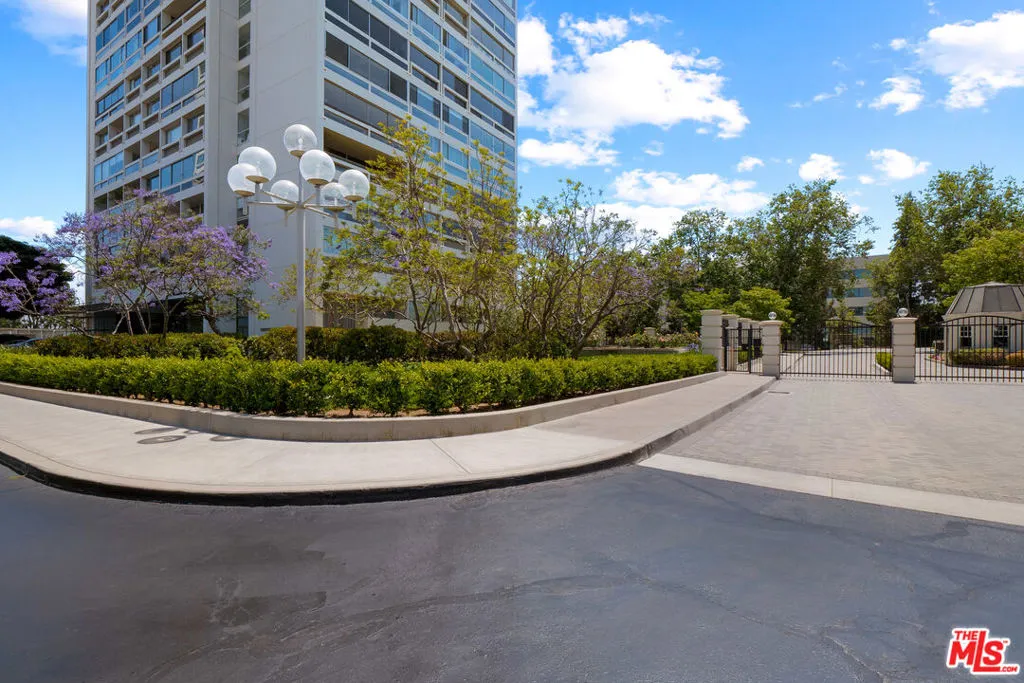 2220 Avenue Of The Stars 1501, Los Angeles, California 90067 home-pic-26