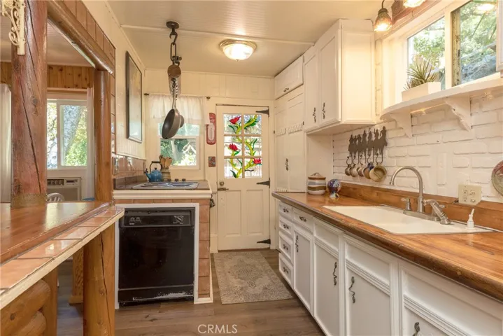 29371 Hillside Lane, Silverado Canyon, California 92676