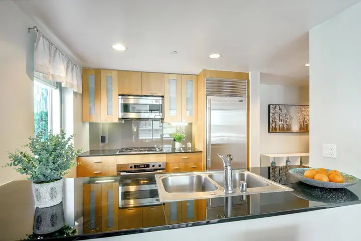 333 1st Street N605, None, California 94105