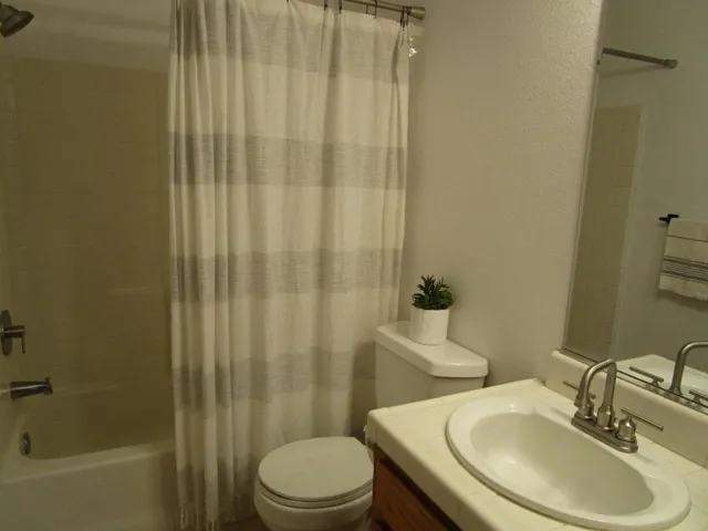 , Hollister, California 95023