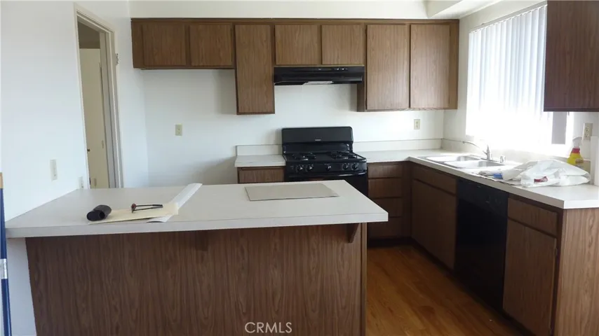 Kitchen with breakfast bar.
