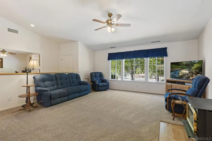 532 Amigos Rd, Ramona, California 92065