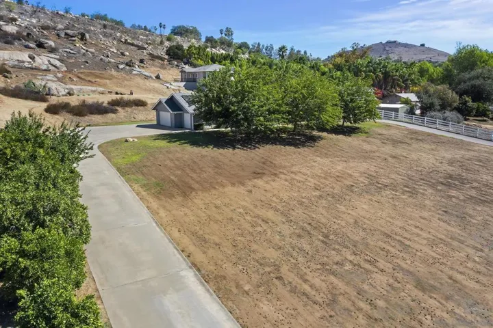 532 Amigos Rd, Ramona, California 92065