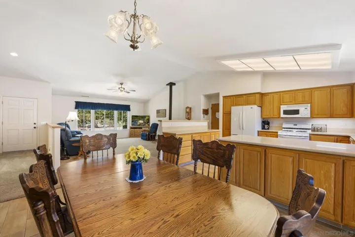 532 Amigos Rd, Ramona, California 92065