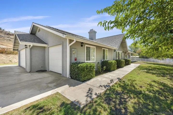 532 Amigos Rd, Ramona, California 92065