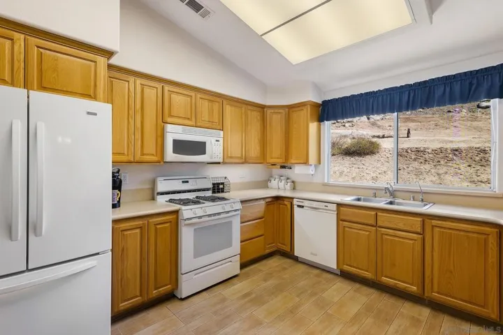 532 Amigos Rd, Ramona, California 92065