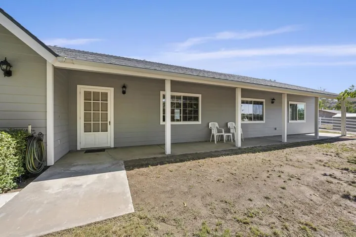 532 Amigos Rd, Ramona, California 92065