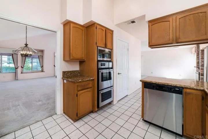 887 Quail Hill Drive, San Marcos, California 92078