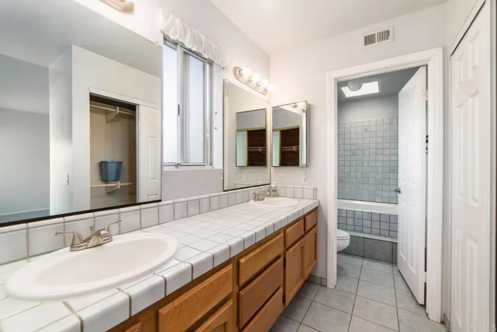 887 Quail Hill Drive, San Marcos, California 92078