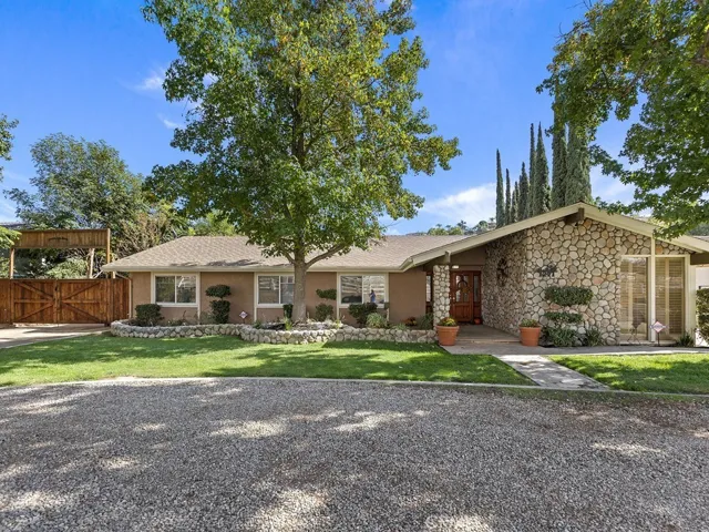 1271 Corona Avenue, Norco, California 92860